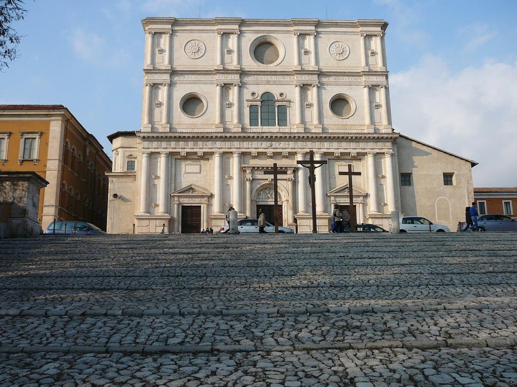 Hotel Castello LʼAquila Екстериор снимка