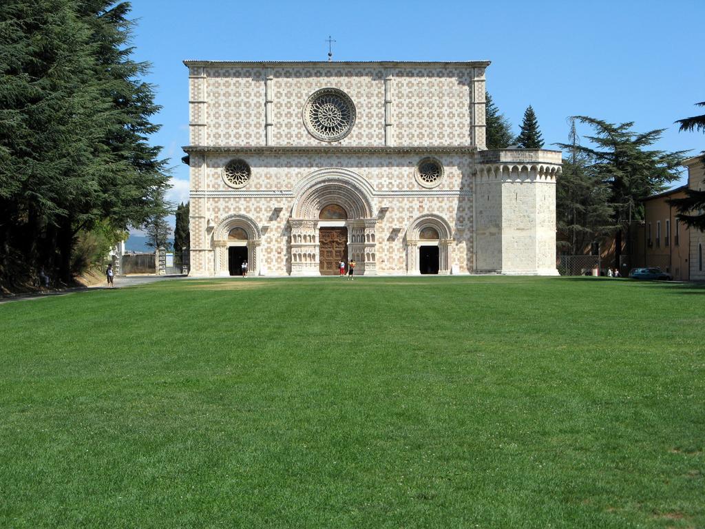 Hotel Castello LʼAquila Екстериор снимка