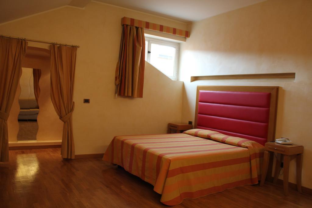 Hotel Castello LʼAquila Екстериор снимка