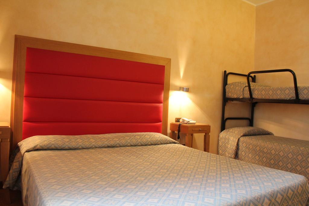 Hotel Castello LʼAquila Екстериор снимка