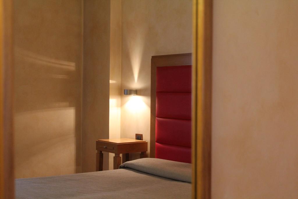 Hotel Castello LʼAquila Екстериор снимка